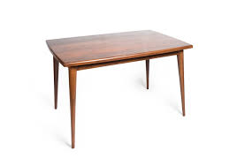 Ini Desain Meja Kayu Jati Yang Pas Dan Unik Untuk Ruang Tamu Woodstock Biasanya desain meja tamu disesuaikan dengan desain kursi atau sofa yang ada, sehingga ruang tamu terlihat menarik dan harmonis. ini desain meja kayu jati yang pas dan