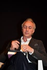 Se non ci fossero gli aerei, la memoria di travaglio, a suo agio negli archivi. Marco Travaglio Visto Da Umberto Pizzi Tutte Le Foto Formiche Net