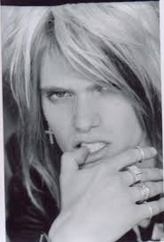 Lucy Dávalos. Periodista. Escritora. Diseñadora de Indumentaria argentina.  : 03/23/13