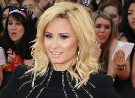 Pai de Demi Lovato morre de câncer