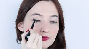 Liquid eyeliner learn everything you want about liquid eyeliner with the wikihow liquid eyeliner category. 7 Ways To Apply Eyeliner Wikihow