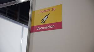 El plan de vacunación estratégico nacional, gratuito y voluntario que cuenta con distintas etapas definidas en base a criterios epidemiológicos específicos, como la exposición al virus o el riesgo a enfermedad grave a causa del mismo. Coronavirus Cuales Son Los Centros De Vacunacion Y Testeo En Caba La Nacion