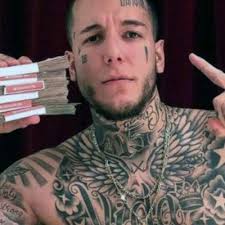 El hijo de claudio paul caniggia fue escrachado por una famosa que mostró los chats que recibió del cantante, con los que intentaba conquistarla. Alexander Caniggia Alexand20612446 Twitter