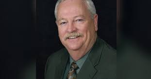 Lee Gill's Instagram, Twitter & Facebook