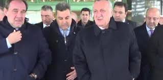 Galatasaray teknik direktörü fatih terim ile eski i̇çişleri bakanı mehmet ağar, demirdal'ın tabutunu omuzladı. Fatih Terim Den Baba Talat Terim E Son Gorev Bursada Bugun Bursa Bursa Haber Bursa Haberi Bursa Haberleri Bursa