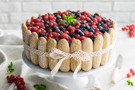 Charlotte dolce is a member of the charlotte family, being one of charlotte linlin's youngest children. Torta Charlotte Ai Frutti Di Bosco Lucake