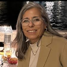 Karen Stall's Instagram, Twitter & Facebook