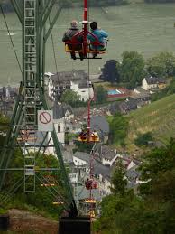 Niederwalddenkmal mit seilbahn freuen sie sich auf spannende eindrücke in rüdesheim: Rudesheim Wanderung Mit Seilbahn Und Gondel Uber Das Niederwalddenkmal Zuruck Nach Rudsheim