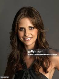 119 Sarah Michelle Gellar Photo Shoot Stock Photos, High-Res Pictures, and  Images