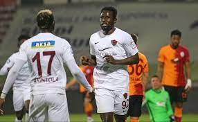 Hatay ekibi mame diouf'a bonuslarla birlikte yıllık 700 bin euro ödeyecek. Mame Diouf 1 Yil Daha Hatayspor Da Transfer Haberleri