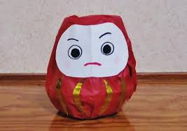 起きあがる だるまさん コロンとかわいい手作り人形 保育や子育てが広がる 遊び と 学び のプラットフォーム ほいくる 手作り人形 お正月 遊び 幼児 工作