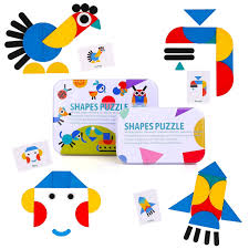 A wooden puzzle with square, circle and triangle insets. Los 6 Mejores Puzzles Montessori Juegos Montessori