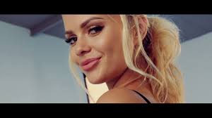 SEKSOWNE modelki i SZYBKIE fury! Odważny kalendarz na 2020 rok!