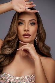 Michelle Garzon's Instagram, Twitter & Facebook