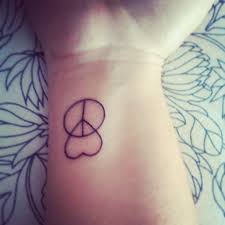 Nice Thats Art Love Tattoos Peace Tattoos Tattoos