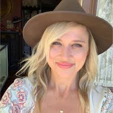 Danielle Waldorf's Instagram, Twitter & Facebook