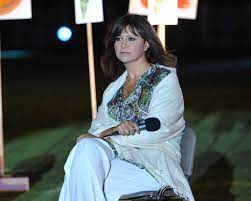 Επίσημα η μαρία χούκλη στο επικοινωνιακό επιτελείο μητσοτάκη. H Maria Xoyklh Mila Gia Ton Karkino Frontisa Na Mh Niwsw Arrwsth Akoma Ki Otan Hmoyn Poly Arrwsth