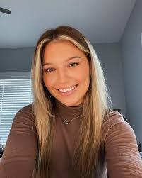 Lela Ray's Instagram, Twitter & Facebook