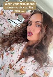 Stephanie Byron's Instagram, Twitter & Facebook