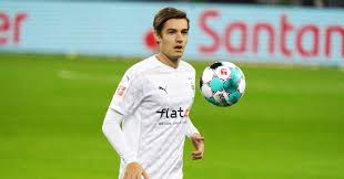 Bundesliga news florian neuhaus not guaranteeing gladbach stay. We Can T Work Out If This Gladbach Assist Is Genius Or A Complete Fluke Planet Football