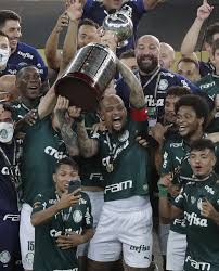 Santos have enjoyed far more success, having been crowned champions three times, and a win today would make them brazil's most successful copa libertadores club. Last Gasp Palmeiras Sinks Santos To Clinch Copa Libertadores Daily Sabah