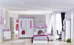 Am besten sollte dieser raum durchgehend zu öffnen sein und eine verbindung herstellen zwischen laderaum und wohnraum. Wunderschones Madchen Kinderbett Prinzessin Castle Moebel Lux De