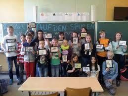 Clases, hemos grabado un video bailando por diferentes lugares de la escuela. Europawoche 2017 In Der Grundschule