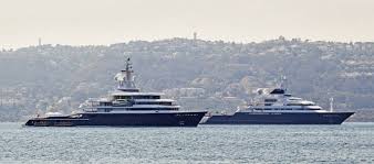 Спроектирована в дизайнерской фирме atabeyki design development (add). Roman Abramovich Proigral Polu Allenu V Bitve Yaht Shipshub