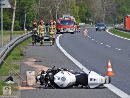 Droga była zablokowana w obu kierunkach. Wypadek Motocyklisty Na S1 Tychy Pl