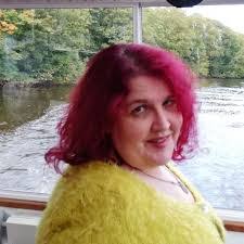 Holly Magill's Instagram, Twitter & Facebook