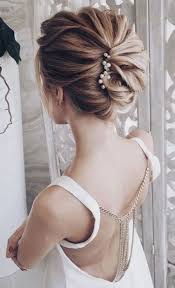 Coiffure Mariage Cheveux Mi Longs Ou Une Allure Impressionnante Coiffure Cheveux Mi Long Mariage Coiffure Mariee Cheveux Mi Longs Coiffure Mariage Mi Long