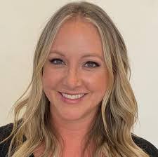 Laura Whetsel's Instagram, Twitter & Facebook