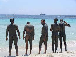 File:Muddy naked people at the beach at Formentera.jpg - Wikimedia Commons