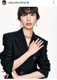 戸田恵梨香、ショートヘアの最新ショット公開「美しすぎます」「洗練された女性に」と絶賛の声 : スポーツ報知