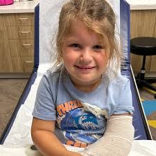 Sasha Salisbury's Instagram, Twitter & Facebook