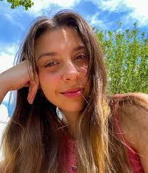 Ella Forrest's Instagram, Twitter & Facebook