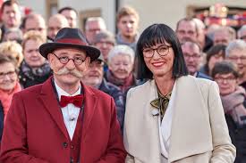 Bares für Rares (ZDF): Weihnachts-Ausgabe mit diesem Promi | GALA.de