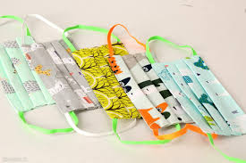 Maseczki chirurgiczne mogą stać się niedługo obowiązkowe w przestrzeni publicznej. Nietuzinkowe Maseczki Maseczka Ochronna Bawelniana Kolorowa