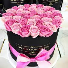 How To Make An Interesting Art Piece Using Tree Branches Ehow Luxury Flowers Hat Box Flowers Million Roses