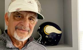 From football to Hollywood, ex-Vikings RB Ed Marinaro knows the limelight