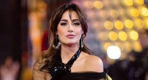 ولدت حلا شيحة في الإسكندرية من أم لبنانية وأب فنان تشكيلي احمد شيحة ، ولها ثلاث أخوات بنات هن رشا وهنا ومايا ، ترعرع بين. Gvbflg5vzmjuwm