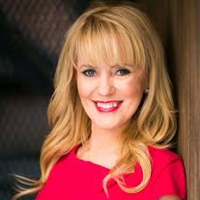 Anna Hearn's Instagram, Twitter & Facebook