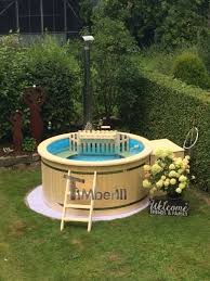Daniela Uffmann Schmidt Badefass Mit Kunststoff Lemgo Deutschland Daniela Uffmann Schmidt Badefass Mit Kunststoff Whirlpool Hinterhof Badefass Diy Hinterhof