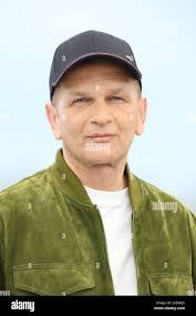 Henry Morel's Instagram, Twitter & Facebook