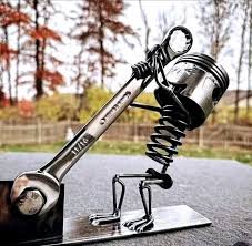 إلى حضرة المتهم " قلبي " إسمح لي أن أقول لك كلمتين : رفعت ظدك قظية من مجلس  المشاعر المضطربة أما أن الأوان لتعيد ترتيبها !! وتحدد الناس التي تستحق حبك  أم