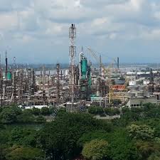 La raffinerie de barrancabermeja est un complexe industriel de raffinage située à barrancabermeja, dans le département de santander, au bord du río magdalena, principale artère fluviale de la colombie. Ecopetrol Refineria Barrancabermeja 4 Tips From 188 Visitors