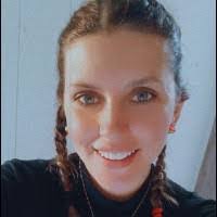 Jessica Stenger's Instagram, Twitter & Facebook