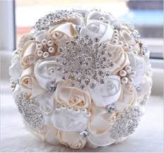 Pearl And Crystal Bridal Bouquets Wedding Reception Bridal Vintage Modern R Bridal Brooch Bouquet Wedding Bouquets Bride Wedding Flowers Bridal Bouquets