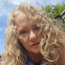 Dee Hamlin (@dee.hamlin.7) • Facebook, Connect with friends