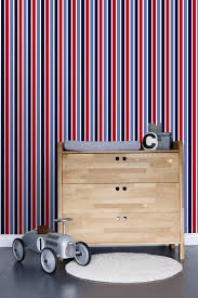 Leader des produits de décoration murale, qu'il soit uni, à fleurs ou à rayures, traditionnel. Papier Peint Rayures Verticales Bleu Fonce Rouge Et Blanc Everybody Bonjour Collections Estahome